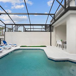 4 Bedroom Townhome Private Pool & Kitchen